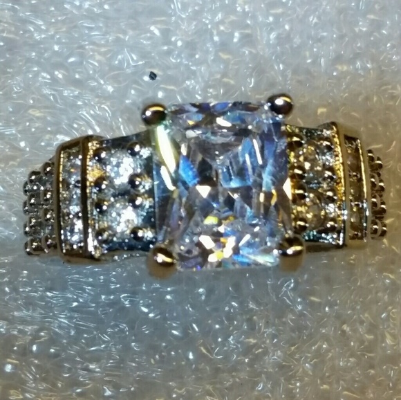 Jewelry - White sapphire silver.925 women's ring